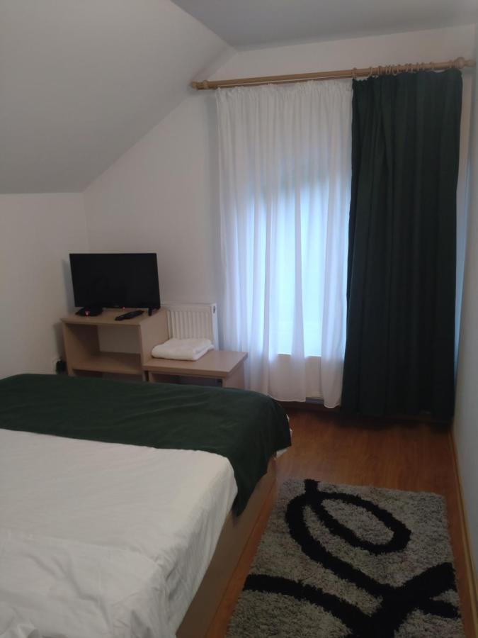 Casa Noastra Hotel Orsova Bagian luar foto